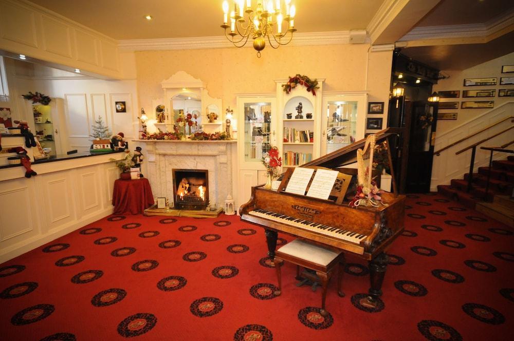 Bush Hotel County Leitrim Esterno foto
