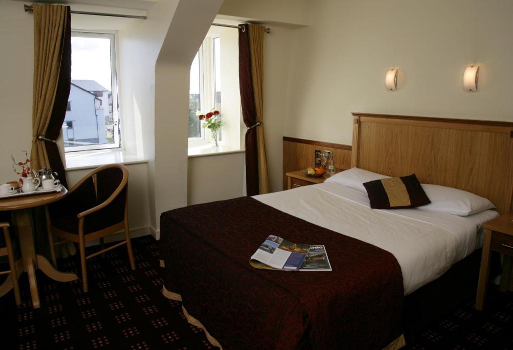 Bush Hotel County Leitrim Esterno foto
